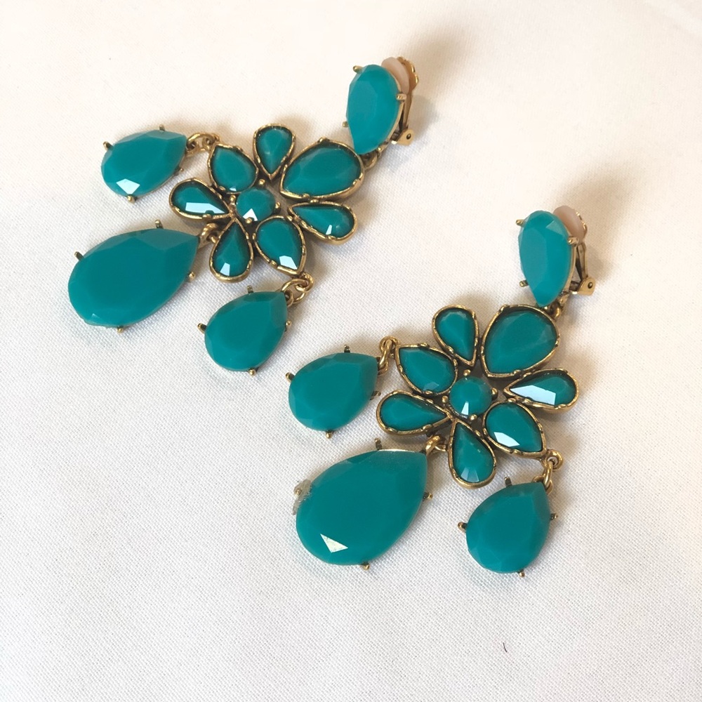 Oscar de la Renta Gold Torquoise Resin Earrings - Picture 7 of 8